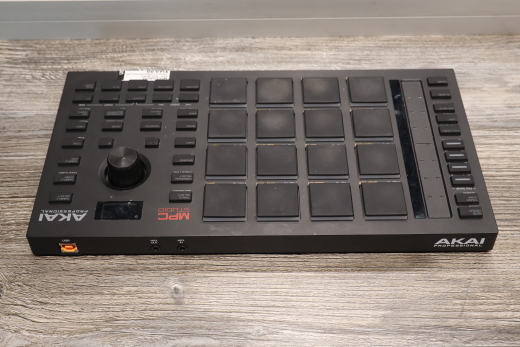 Store Special Product - Akai - MPCSTUDIO2